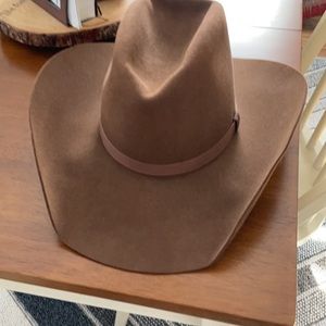 Brown hat by Resistol. Xxx beaver sz 61/2